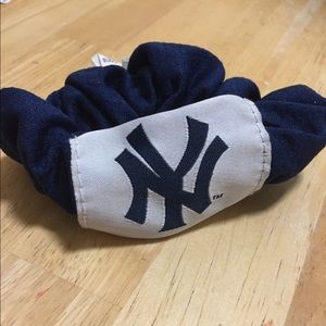 Yankees new york baseball mlb scrunchy hair VGUC!